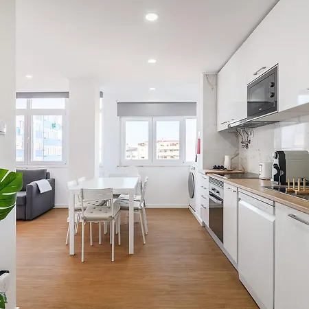 M J House דירה *