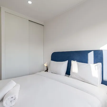 M J House Setubal