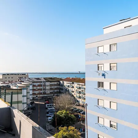 Apartment M J House *