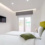 M J House 塞图巴尔