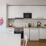 M J House 塞图巴尔