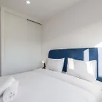 M J House 塞图巴尔