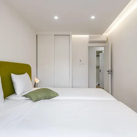 M J House Apartment Setubal