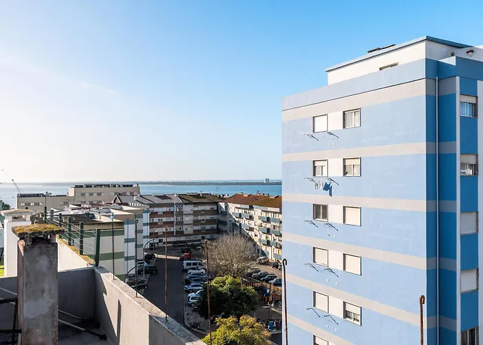 M J House セトゥーバル